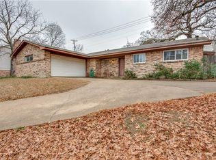 2412 W Sanford St, Arlington, TX 76012