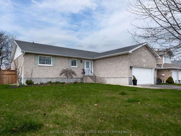 196 Amy Lynn Dr, Loyalist, ON K7N 2A3