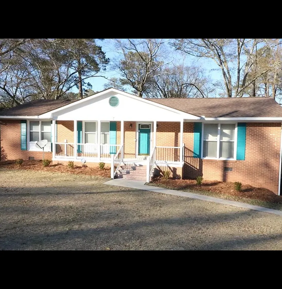 4 bed, 2500 sqft, $2,350 — Photo 1