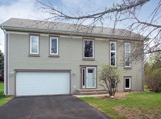 8628 Seasons Ct, Woodbury, MN 55125
