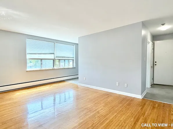 3 Hartham Pl #10, North York, ON M3K 1P2