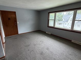 906 5th Ave S #C5, Clinton, IA 52732