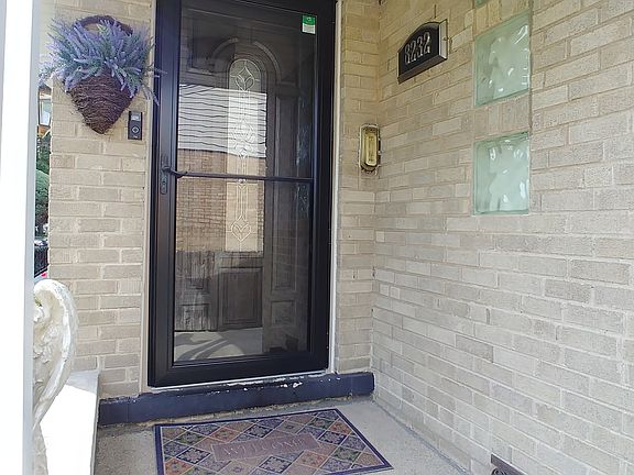 3rd image of 8232 Monticello Ave
