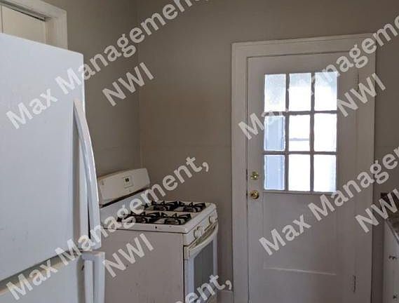 5th image of 1037 Lyons St