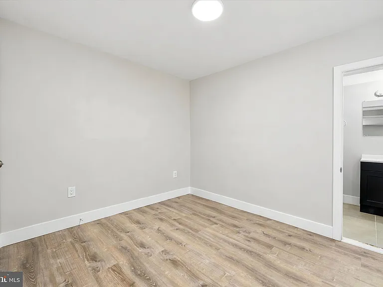 2310 Tasker St — Photo 6
