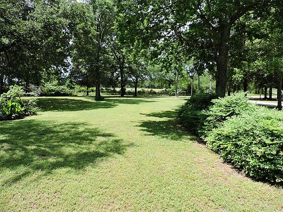 3rd image of 215 County Road 2404