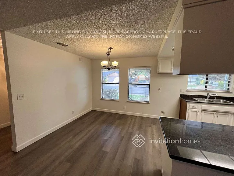 460 Pelican Pl — Photo 4