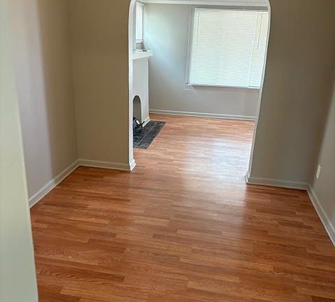 3rd image of 15853 Marlowe St