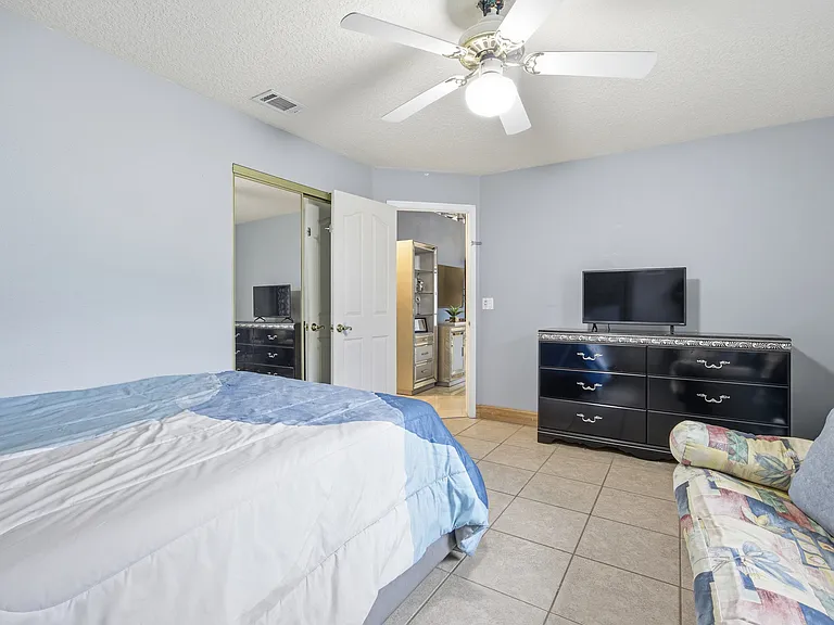 7770 SW 63rd Avenue Rd — Photo 16