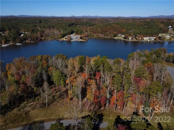 5760 Lake Pointe Dr #19, Granite Falls, NC 28630