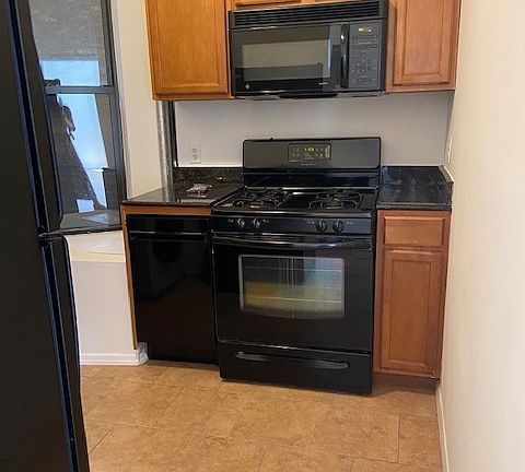 4th image of 940 Columbus Ave #2EE