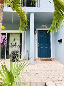 2121 NE 44th St #11, Lighthouse Point, FL, 33064