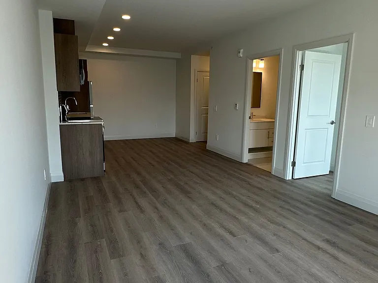 1333 Weber St E #306 — Photo 18