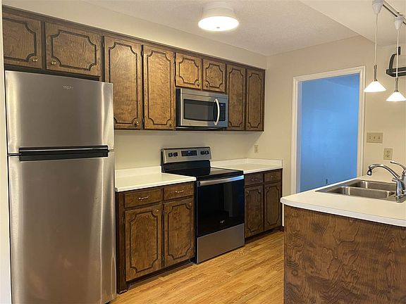 4th image of 528 Market St #52