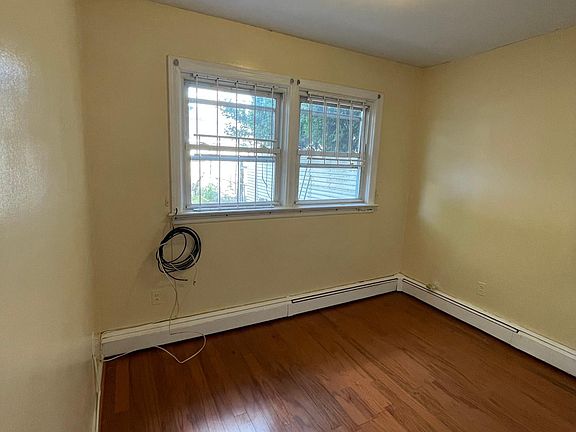 4th image of 8765 124th St Floor 1