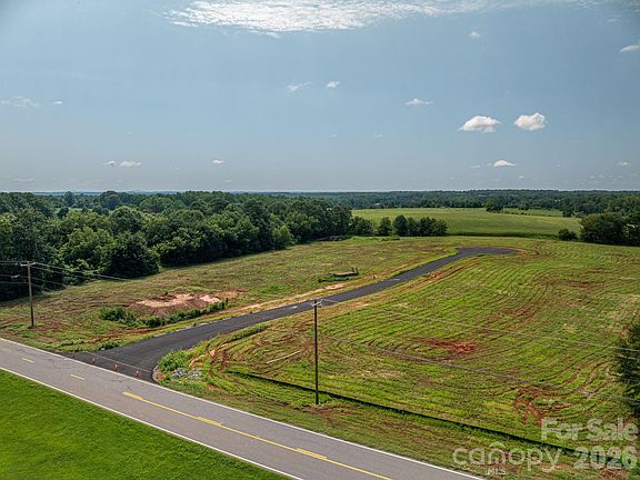 4th image of 801 Eagle View Ln