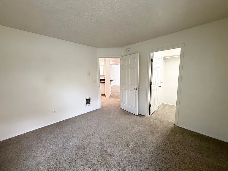 1308-1332 SW Cheltenham St #1308-7 — Photo 7