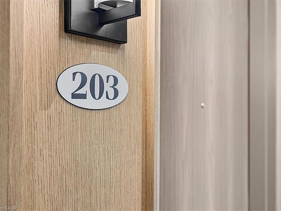 2nd image of 1441 Elgin St #203
