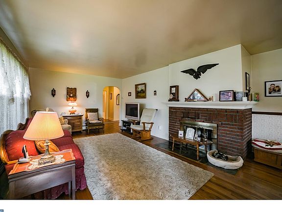 4th image of 909 Bethel Ave