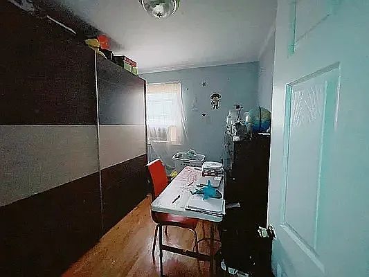 5th image of 2045 W 10th St