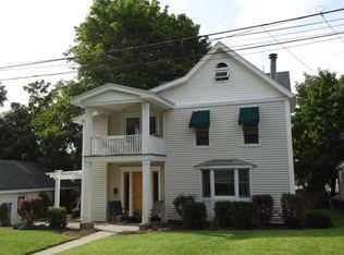 16 Oakland Ave, Amsterdam, NY 12010