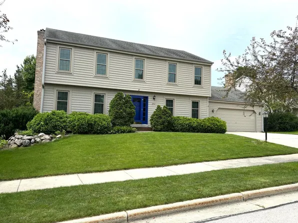 2711 River Edge COURT, Waukesha, WI 53189