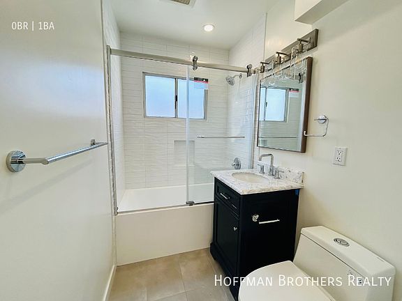 4th image of 1615 S Westgate Ave #12