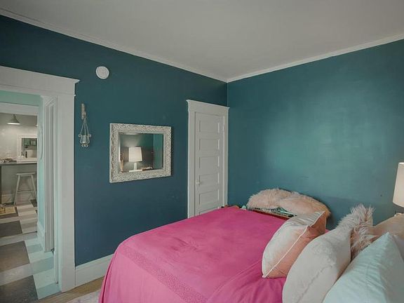 3rd image of 3205 Grand Ave S APT 1