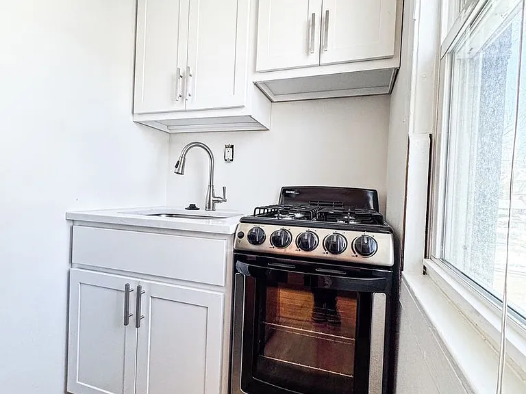 1632 Jefferson St — Photo 6