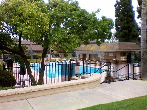 4th image of 276 Rancho Ct Unit D