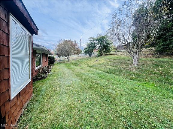 3rd image of 3013 Whitehaven Blvd