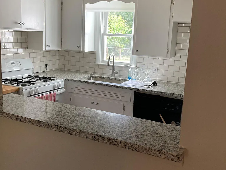 13400 Locust St — Photo 2