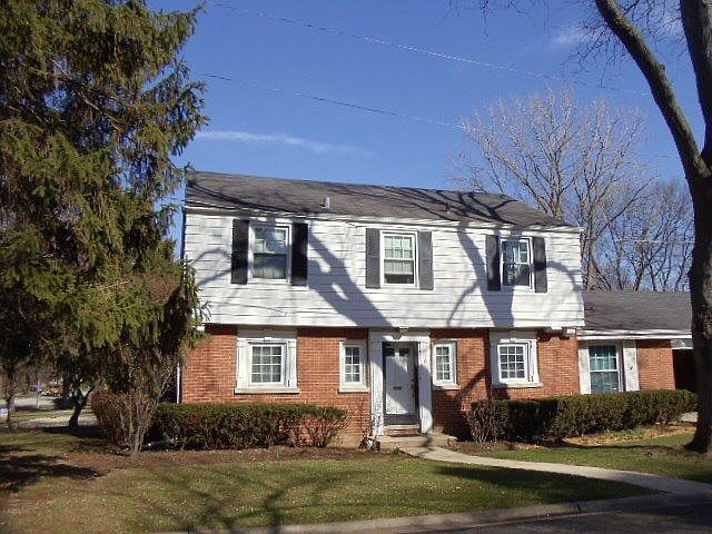 1st image of 105 S Wilshire Ln