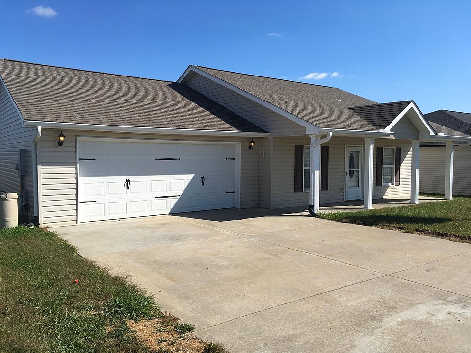 1st image of 440 Arbor Cir