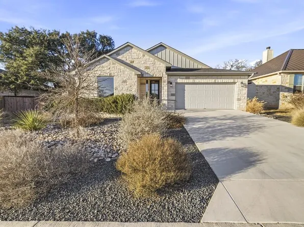 718 Emory Dr, Fredericksburg, TX 78624