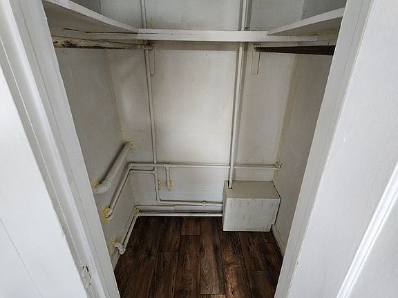 3rd image of 315 S Stonewall St