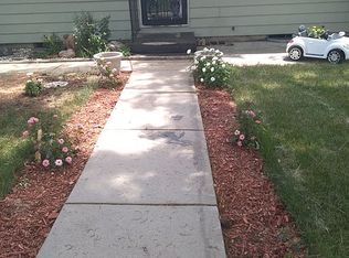 7878 Applewood Ln, Denver, CO 80221