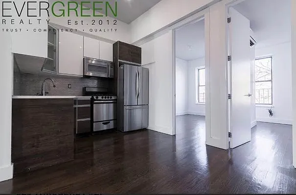 Rented by Evergreen Apartments BK | media 22