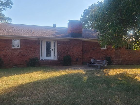 3rd image of 107 E Aspen Ln