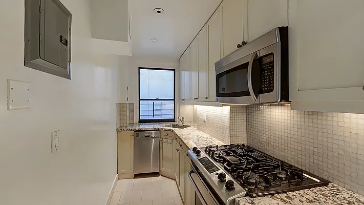 Rented by Level Group | media 1