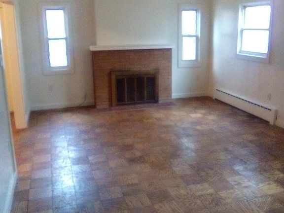 3rd image of 902 N Douglas St #First