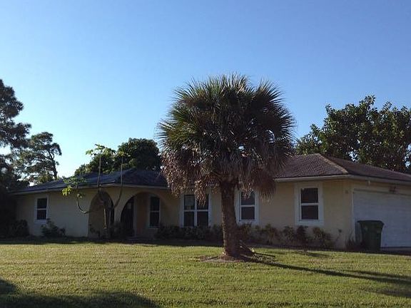 4th image of 680 SE Walters Ter