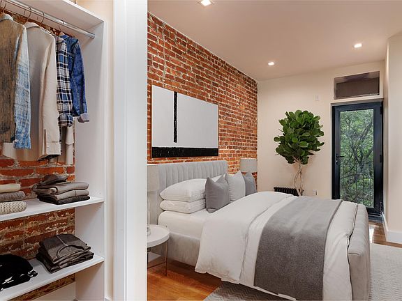 3rd image of 921 Washington Ave #302