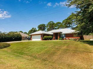 1957 Cardinal Ln, Navarre, FL 32566