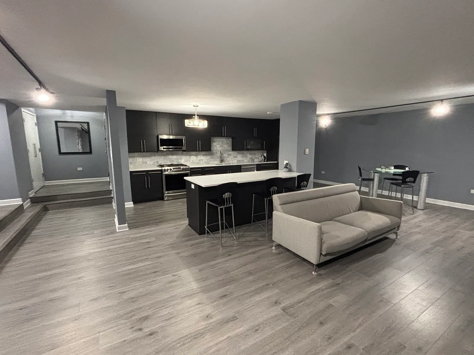 2 bed, 1600 sqft, $3,000 — Photo 1