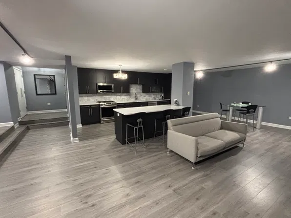 8809 W Golf Rd APT 5A, Niles, IL 60714