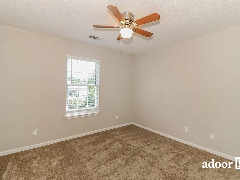 519 Grandview Cir — Photo 11