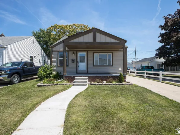 3867 17th St, Wyandotte, MI 48192
