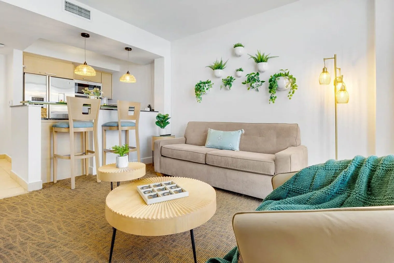 1 bed, 1.0 bath, 678 sqft, $4,003 — Photo 3