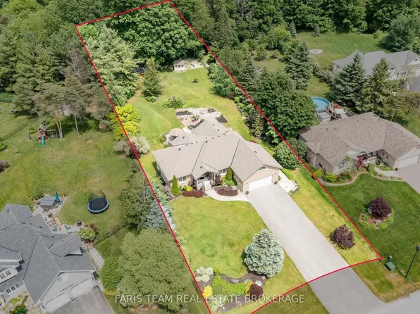5 Blake Ct, Clearview, ON L9Z 1R8